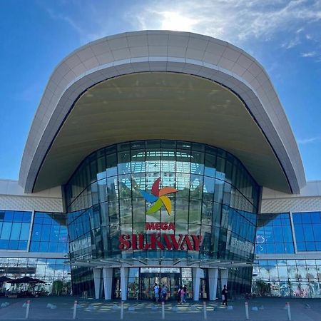Уютная Квартира На Expo-Smart Замок Apartamento Astana Exterior foto