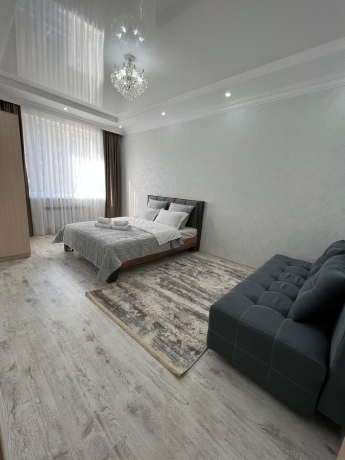 Уютная Квартира На Expo-Smart Замок Apartamento Astana Exterior foto