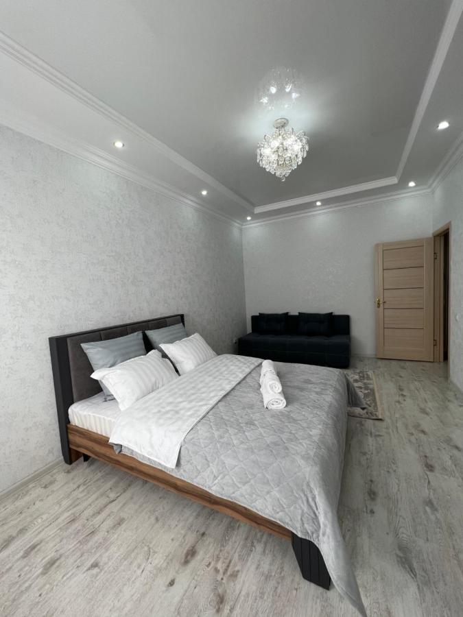 Уютная Квартира На Expo-Smart Замок Apartamento Astana Exterior foto