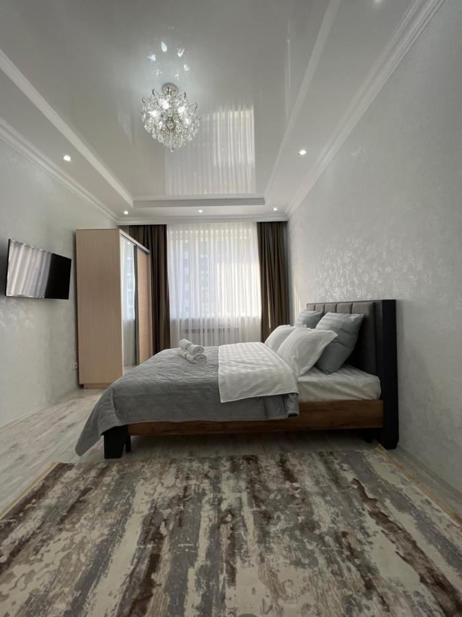Уютная Квартира На Expo-Smart Замок Apartamento Astana Exterior foto