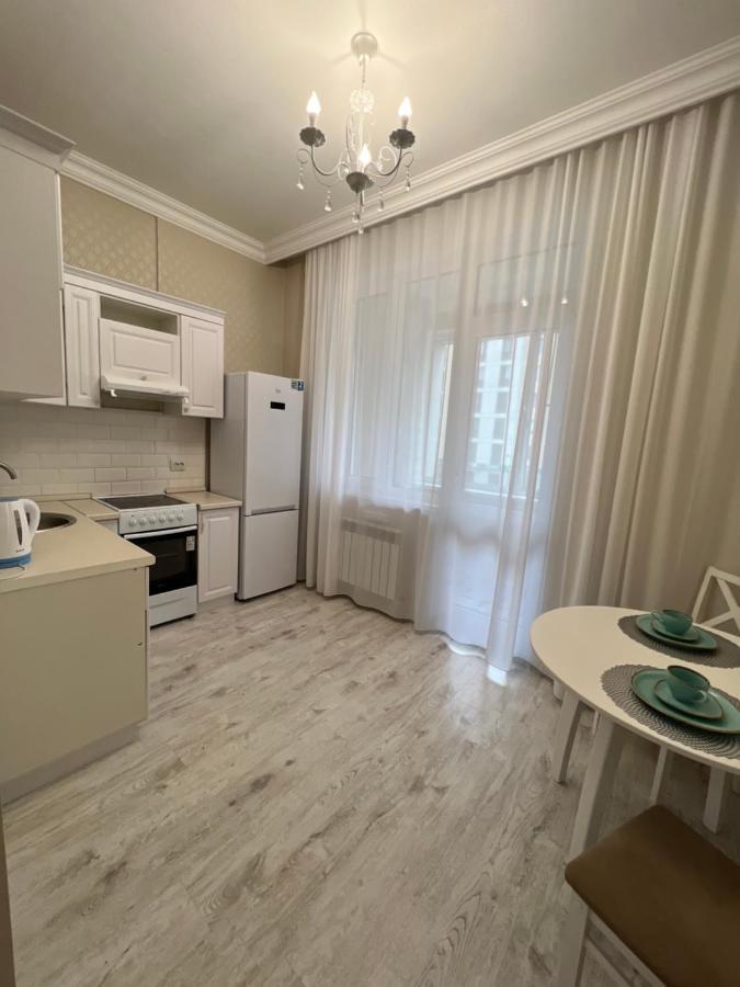 Уютная Квартира На Expo-Smart Замок Apartamento Astana Exterior foto